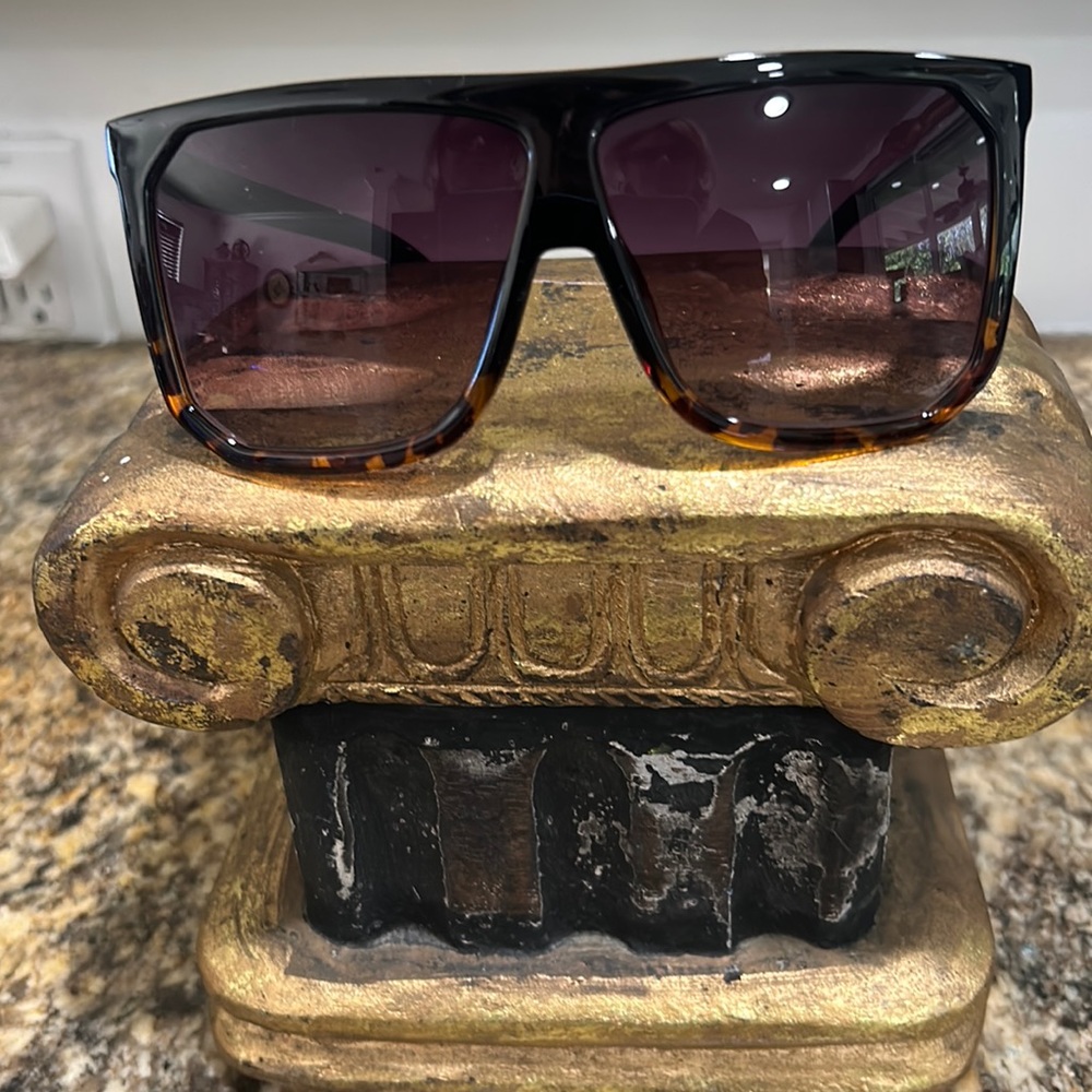 Tortoise shell square sunglasses **Free with purchase of $30 or more**